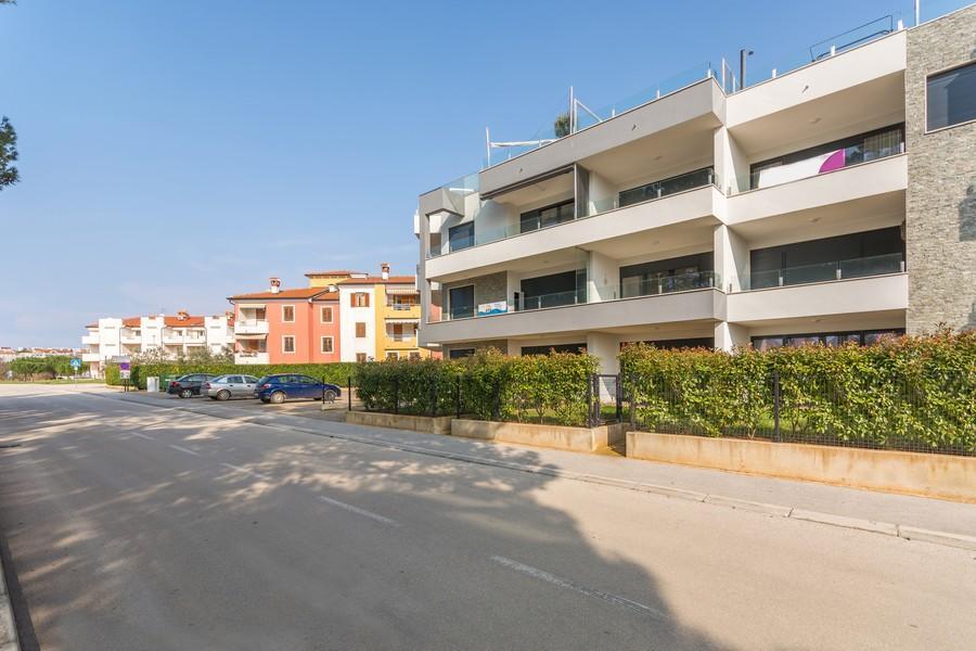 Lux Hotel Novigrad  Exterior photo